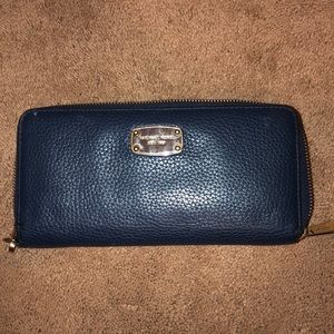 Used Michael Kors Wristlet WITHOUT WRIST BAND